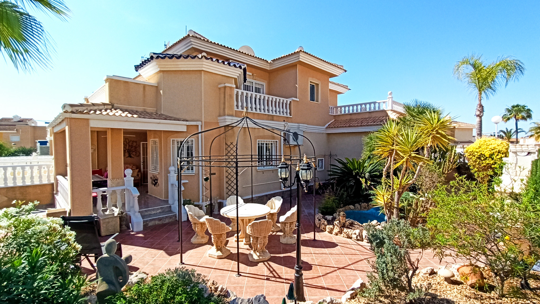 Doña Pepa Townhouse