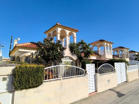 South Facing 3 Bedroom Detached Villa in Lo Crispin
