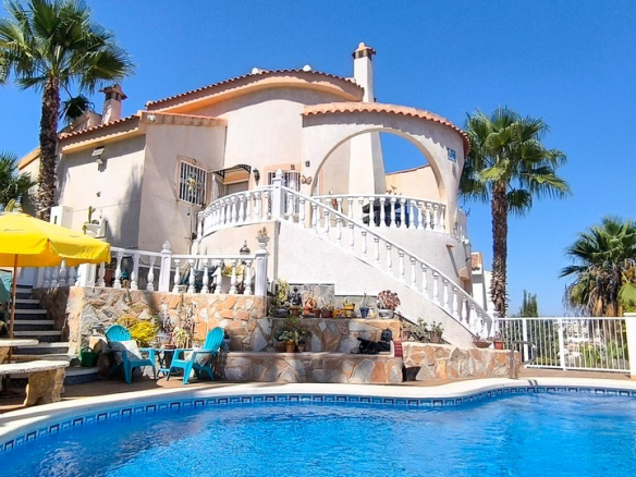 3 Bedroom Alhambra Villa with Pool in Ciudad Quesada