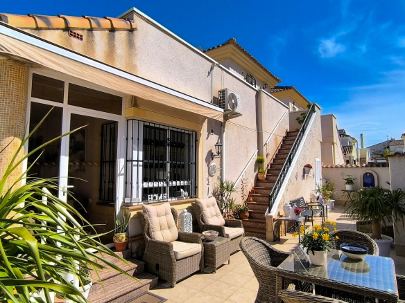 Detached Villa In Lo Crispin