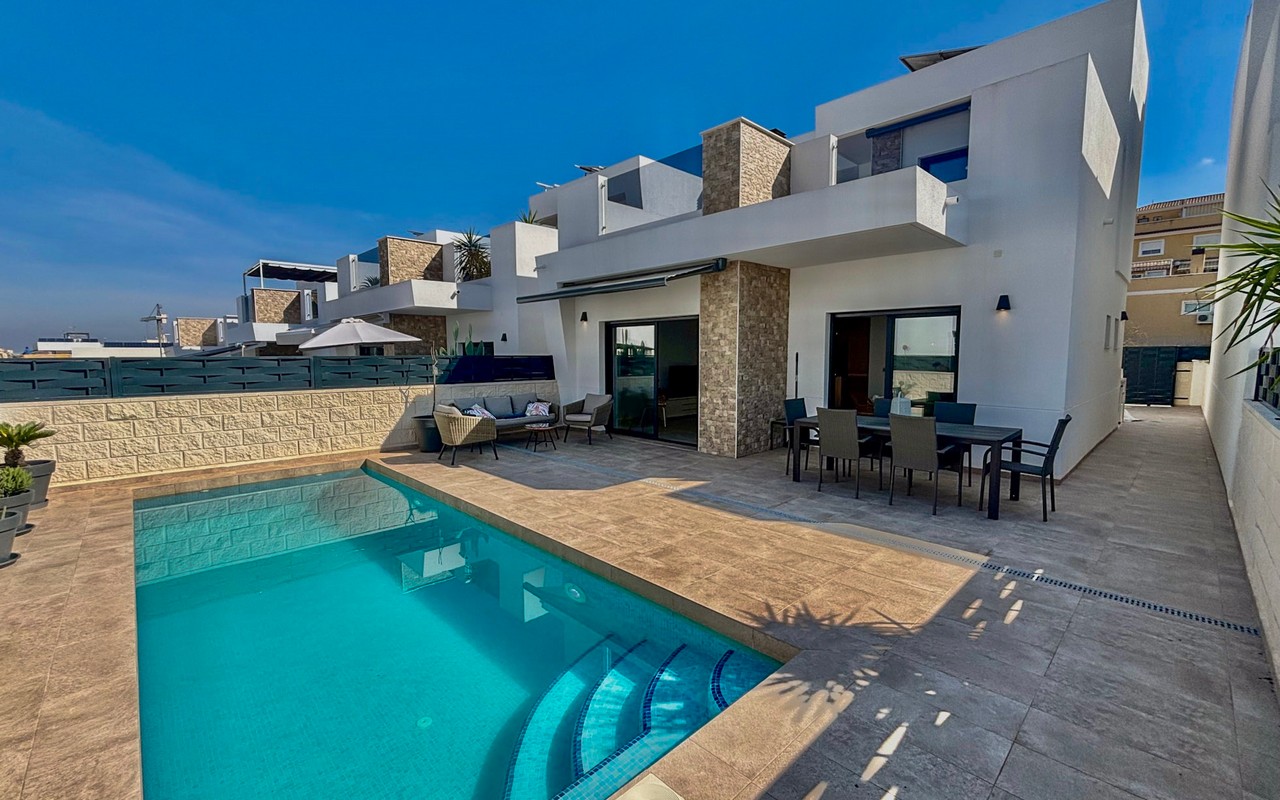 Modern Villa For Sale In Benijofar