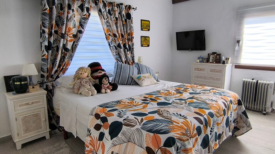Master bedroom with en-suite shower room