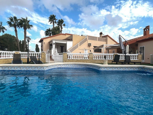 Traditional Finca Style Villa In Daya Vieja
